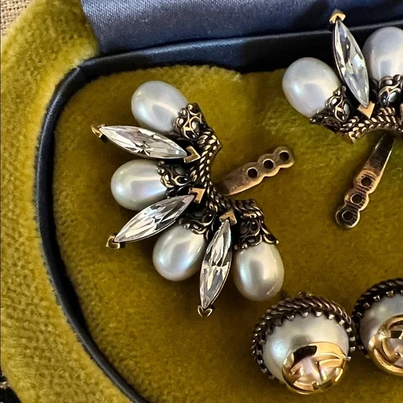 Gucci Gold and White Pearl Earrings - Picture 4 of 10